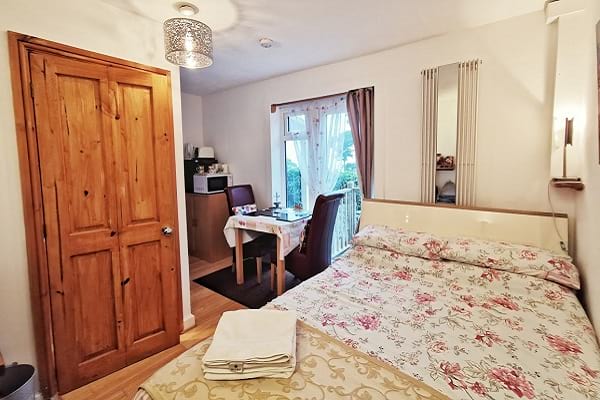 Cheap Small Room in Axminster